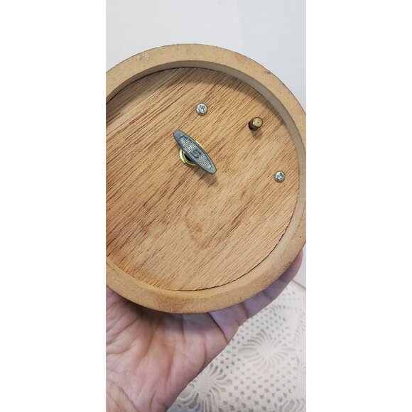 Victorian Style Round Music Box: Vintage Jewelry Storage - Picture 9 of 10